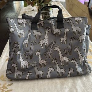 Thirty One Go Go Giraffe Super Swap-It Pocket Tote Pochette